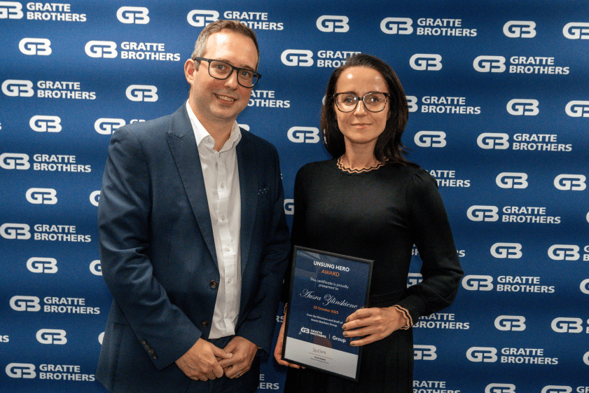Ausra Zilinskiene receiving her award from David the Excellence Awards 2025.